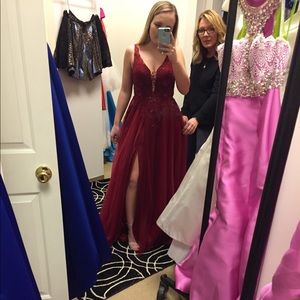 Ellie Wilde A Line Lace Dress WORN ONCE!!